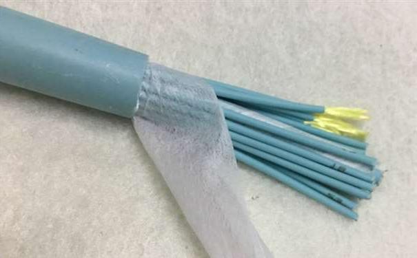 烟台市欧孚光缆厂家：室内光缆和室外光缆的区别